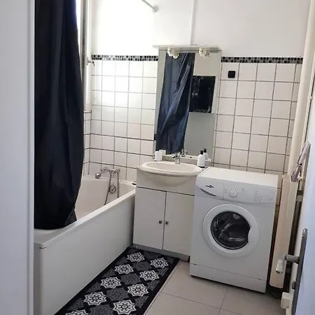 6 Pers A 5 Min -plage Et Aeroport * Marignane
